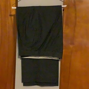 Dana Buchman size 6 wool pants, dark gray